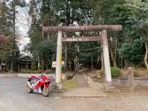 中氷川神社の鳥居