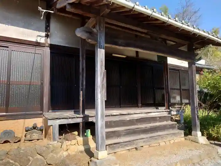 教覚坊の{uncategorized: "未分類", other: "その他", undefined: "問題あり", building: "その他建物", grave: "お墓", sacred_gate: "鳥居", guardian: "狛犬", statue: "像", buddha: "仏像", history: "歴史", nature: "自然", garden: "庭園", animal: "動物", pagoda: "塔", temizu: "手水舎", mountain_gate: "山門・神門", sanctuary: "本殿・本堂", subordinate: "末社・摂社", art: "芸術", scenery: "景色", jizo: "地蔵", ema: "絵馬", goshuin: "御朱印", omikuji: "おみくじ", items: "授与品その他", amulet: "お守り", goshuincho: "御朱印帳", eats: "食事", festival: "お祭り", votive_dance: "神楽", shichigosan: "七五三参", wedding: "結婚式", experience: "体験その他", initially: "初詣", around: "周辺", anti_infection: "感染症対策"}