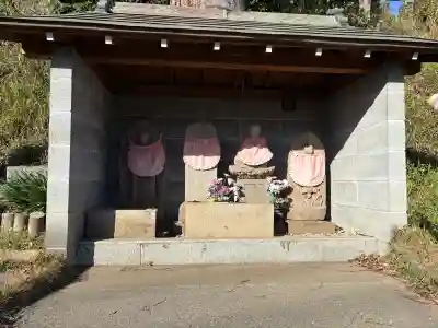 龍福寺の{uncategorized: "未分類", other: "その他", undefined: "問題あり", building: "その他建物", grave: "お墓", sacred_gate: "鳥居", guardian: "狛犬", statue: "像", buddha: "仏像", history: "歴史", nature: "自然", garden: "庭園", animal: "動物", pagoda: "塔", temizu: "手水舎", mountain_gate: "山門・神門", sanctuary: "本殿・本堂", subordinate: "末社・摂社", art: "芸術", scenery: "景色", jizo: "地蔵", ema: "絵馬", goshuin: "御朱印", omikuji: "おみくじ", items: "授与品その他", amulet: "お守り", goshuincho: "御朱印帳", eats: "食事", festival: "お祭り", votive_dance: "神楽", shichigosan: "七五三参", wedding: "結婚式", experience: "体験その他", initially: "初詣", around: "周辺", anti_infection: "感染症対策"}