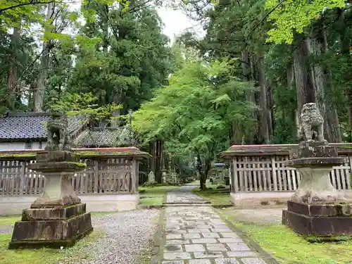 雄山神社中宮祈願殿(富山県)