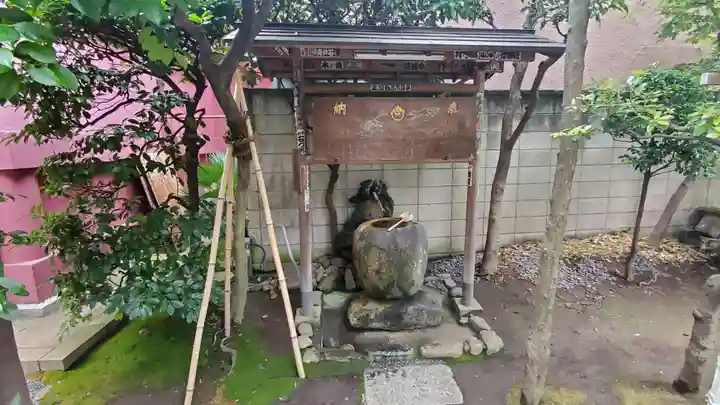 笠間稲荷神社 東京別社の手水舎