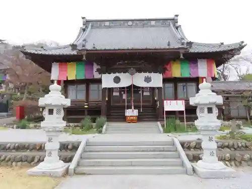 埼玉厄除け開運大師・龍泉寺（切り絵御朱印発祥の寺）の本殿