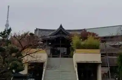 燈明寺の本殿・本堂
