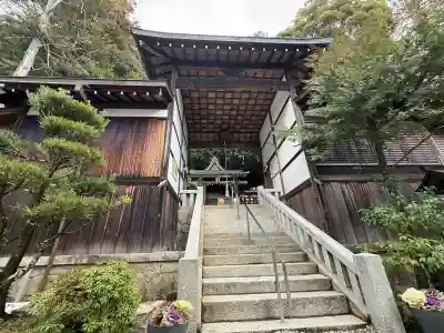 伊弉諾神社の{uncategorized: "未分類", other: "その他", undefined: "問題あり", building: "その他建物", grave: "お墓", sacred_gate: "鳥居", guardian: "狛犬", statue: "像", buddha: "仏像", history: "歴史", nature: "自然", garden: "庭園", animal: "動物", pagoda: "塔", temizu: "手水舎", mountain_gate: "山門・神門", sanctuary: "本殿・本堂", subordinate: "末社・摂社", art: "芸術", scenery: "景色", jizo: "地蔵", ema: "絵馬", goshuin: "御朱印", omikuji: "おみくじ", items: "授与品その他", amulet: "お守り", goshuincho: "御朱印帳", eats: "食事", festival: "お祭り", votive_dance: "神楽", shichigosan: "七五三参", wedding: "結婚式", experience: "体験その他", initially: "初詣", around: "周辺", anti_infection: "感染症対策"}