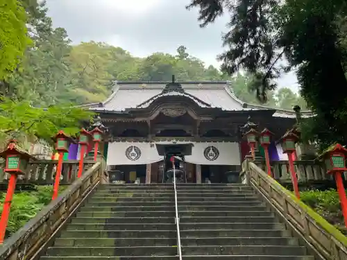 満願寺の本殿