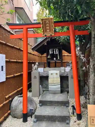 代沢稲荷の鳥居