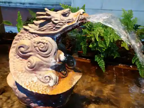 小野照崎神社の手水舎