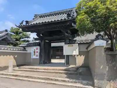 徳正寺の{uncategorized: "未分類", other: "その他", undefined: "問題あり", building: "その他建物", grave: "お墓", sacred_gate: "鳥居", guardian: "狛犬", statue: "像", buddha: "仏像", history: "歴史", nature: "自然", garden: "庭園", animal: "動物", pagoda: "塔", temizu: "手水舎", mountain_gate: "山門・神門", sanctuary: "本殿・本堂", subordinate: "末社・摂社", art: "芸術", scenery: "景色", jizo: "地蔵", ema: "絵馬", goshuin: "御朱印", omikuji: "おみくじ", items: "授与品その他", amulet: "お守り", goshuincho: "御朱印帳", eats: "食事", festival: "お祭り", votive_dance: "神楽", shichigosan: "七五三参", wedding: "結婚式", experience: "体験その他", initially: "初詣", around: "周辺", anti_infection: "感染症対策"}