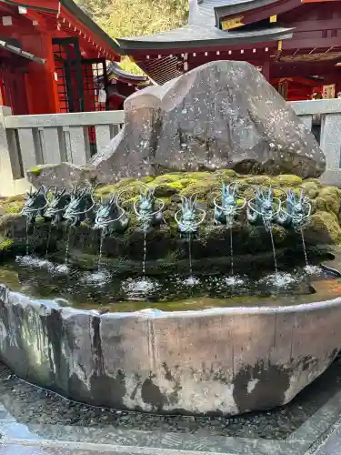 九頭龍神社新宮の{uncategorized: "未分類", other: "その他", undefined: "問題あり", building: "その他建物", grave: "お墓", sacred_gate: "鳥居", guardian: "狛犬", statue: "像", buddha: "仏像", history: "歴史", nature: "自然", garden: "庭園", animal: "動物", pagoda: "塔", temizu: "手水舎", mountain_gate: "山門・神門", sanctuary: "本殿・本堂", subordinate: "末社・摂社", art: "芸術", scenery: "景色", jizo: "地蔵", ema: "絵馬", goshuin: "御朱印", omikuji: "おみくじ", items: "授与品その他", amulet: "お守り", goshuincho: "御朱印帳", eats: "食事", festival: "お祭り", votive_dance: "神楽", shichigosan: "七五三参", wedding: "結婚式", experience: "体験その他", initially: "初詣", around: "周辺", anti_infection: "感染症対策"}
