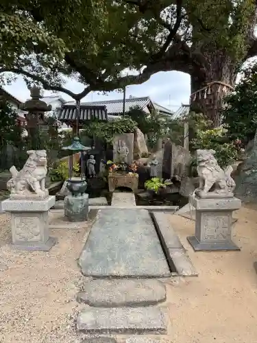 法楽寺の{uncategorized: "未分類", other: "その他", undefined: "問題あり", building: "その他建物", grave: "お墓", sacred_gate: "鳥居", guardian: "狛犬", statue: "像", buddha: "仏像", history: "歴史", nature: "自然", garden: "庭園", animal: "動物", pagoda: "塔", temizu: "手水舎", mountain_gate: "山門・神門", sanctuary: "本殿・本堂", subordinate: "末社・摂社", art: "芸術", scenery: "景色", jizo: "地蔵", ema: "絵馬", goshuin: "御朱印", omikuji: "おみくじ", items: "授与品その他", amulet: "お守り", goshuincho: "御朱印帳", eats: "食事", festival: "お祭り", votive_dance: "神楽", shichigosan: "七五三参", wedding: "結婚式", experience: "体験その他", initially: "初詣", around: "周辺", anti_infection: "感染症対策"}