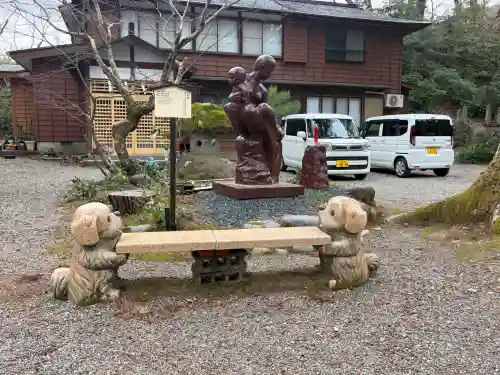 春日山神社の{uncategorized: "未分類", other: "その他", undefined: "問題あり", building: "その他建物", grave: "お墓", sacred_gate: "鳥居", guardian: "狛犬", statue: "像", buddha: "仏像", history: "歴史", nature: "自然", garden: "庭園", animal: "動物", pagoda: "塔", temizu: "手水舎", mountain_gate: "山門・神門", sanctuary: "本殿・本堂", subordinate: "末社・摂社", art: "芸術", scenery: "景色", jizo: "地蔵", ema: "絵馬", goshuin: "御朱印", omikuji: "おみくじ", items: "授与品その他", amulet: "お守り", goshuincho: "御朱印帳", eats: "食事", festival: "お祭り", votive_dance: "神楽", shichigosan: "七五三参", wedding: "結婚式", experience: "体験その他", initially: "初詣", around: "周辺", anti_infection: "感染症対策"}