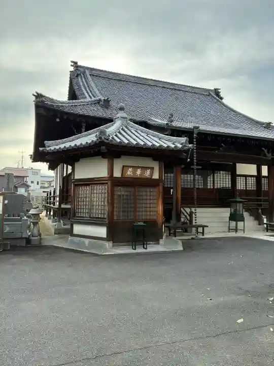 西法寺の{uncategorized: "未分類", other: "その他", undefined: "問題あり", building: "その他建物", grave: "お墓", sacred_gate: "鳥居", guardian: "狛犬", statue: "像", buddha: "仏像", history: "歴史", nature: "自然", garden: "庭園", animal: "動物", pagoda: "塔", temizu: "手水舎", mountain_gate: "山門・神門", sanctuary: "本殿・本堂", subordinate: "末社・摂社", art: "芸術", scenery: "景色", jizo: "地蔵", ema: "絵馬", goshuin: "御朱印", omikuji: "おみくじ", items: "授与品その他", amulet: "お守り", goshuincho: "御朱印帳", eats: "食事", festival: "お祭り", votive_dance: "神楽", shichigosan: "七五三参", wedding: "結婚式", experience: "体験その他", initially: "初詣", around: "周辺", anti_infection: "感染症対策"}