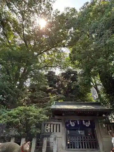 根津神社の{uncategorized: "未分類", other: "その他", undefined: "問題あり", building: "その他建物", grave: "お墓", sacred_gate: "鳥居", guardian: "狛犬", statue: "像", buddha: "仏像", history: "歴史", nature: "自然", garden: "庭園", animal: "動物", pagoda: "塔", temizu: "手水舎", mountain_gate: "山門・神門", sanctuary: "本殿・本堂", subordinate: "末社・摂社", art: "芸術", scenery: "景色", jizo: "地蔵", ema: "絵馬", goshuin: "御朱印", omikuji: "おみくじ", items: "授与品その他", amulet: "お守り", goshuincho: "御朱印帳", eats: "食事", festival: "お祭り", votive_dance: "神楽", shichigosan: "七五三参", wedding: "結婚式", experience: "体験その他", initially: "初詣", around: "周辺", anti_infection: "感染症対策"}