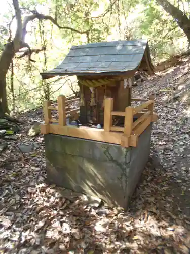 鰾神社の末社