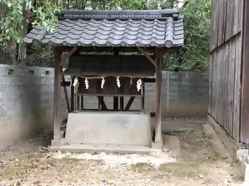 菱妻神社の末社