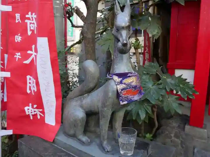 装束稲荷神社(王子稲荷神社境外摂社)の狛犬