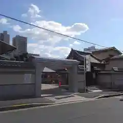 妙寿寺の山門