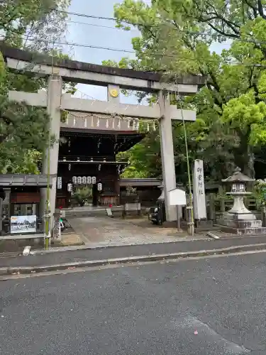 御霊神社（上御霊神社）の{uncategorized: "未分類", other: "その他", undefined: "問題あり", building: "その他建物", grave: "お墓", sacred_gate: "鳥居", guardian: "狛犬", statue: "像", buddha: "仏像", history: "歴史", nature: "自然", garden: "庭園", animal: "動物", pagoda: "塔", temizu: "手水舎", mountain_gate: "山門・神門", sanctuary: "本殿・本堂", subordinate: "末社・摂社", art: "芸術", scenery: "景色", jizo: "地蔵", ema: "絵馬", goshuin: "御朱印", omikuji: "おみくじ", items: "授与品その他", amulet: "お守り", goshuincho: "御朱印帳", eats: "食事", festival: "お祭り", votive_dance: "神楽", shichigosan: "七五三参", wedding: "結婚式", experience: "体験その他", initially: "初詣", around: "周辺", anti_infection: "感染症対策"}