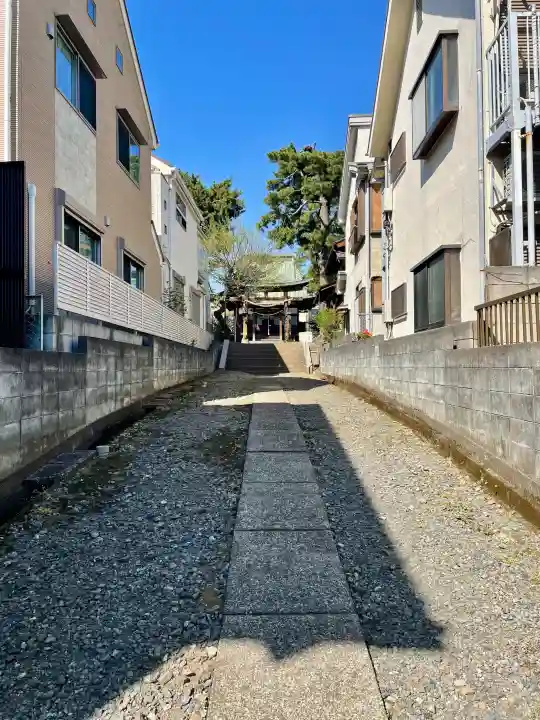 東伏見氷川神社の{uncategorized: "未分類", other: "その他", undefined: "問題あり", building: "その他建物", grave: "お墓", sacred_gate: "鳥居", guardian: "狛犬", statue: "像", buddha: "仏像", history: "歴史", nature: "自然", garden: "庭園", animal: "動物", pagoda: "塔", temizu: "手水舎", mountain_gate: "山門・神門", sanctuary: "本殿・本堂", subordinate: "末社・摂社", art: "芸術", scenery: "景色", jizo: "地蔵", ema: "絵馬", goshuin: "御朱印", omikuji: "おみくじ", items: "授与品その他", amulet: "お守り", goshuincho: "御朱印帳", eats: "食事", festival: "お祭り", votive_dance: "神楽", shichigosan: "七五三参", wedding: "結婚式", experience: "体験その他", initially: "初詣", around: "周辺", anti_infection: "感染症対策"}