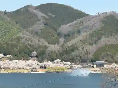 佐々井厳島神社の{uncategorized: "未分類", other: "その他", undefined: "問題あり", building: "その他建物", grave: "お墓", sacred_gate: "鳥居", guardian: "狛犬", statue: "像", buddha: "仏像", history: "歴史", nature: "自然", garden: "庭園", animal: "動物", pagoda: "塔", temizu: "手水舎", mountain_gate: "山門・神門", sanctuary: "本殿・本堂", subordinate: "末社・摂社", art: "芸術", scenery: "景色", jizo: "地蔵", ema: "絵馬", goshuin: "御朱印", omikuji: "おみくじ", items: "授与品その他", amulet: "お守り", goshuincho: "御朱印帳", eats: "食事", festival: "お祭り", votive_dance: "神楽", shichigosan: "七五三参", wedding: "結婚式", experience: "体験その他", initially: "初詣", around: "周辺", anti_infection: "感染症対策"}