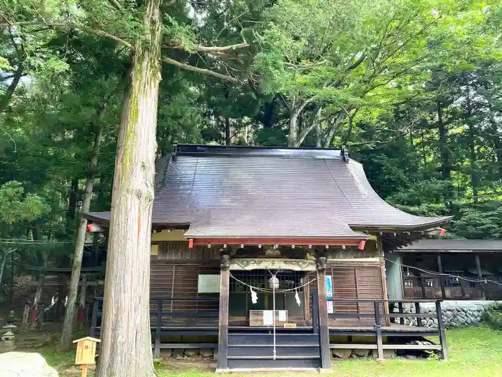 松尾神社の本殿・本堂