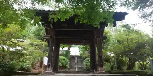 崇禅寺の山門