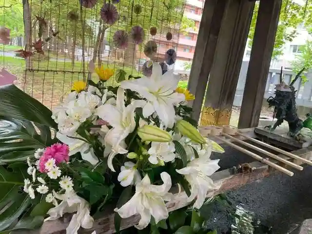 彌彦神社 (伊夜日子神社)の手水舎