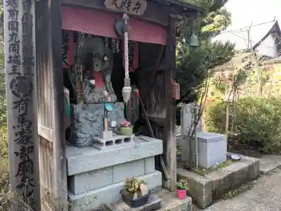 高岳寺の{uncategorized: "未分類", other: "その他", undefined: "問題あり", building: "その他建物", grave: "お墓", sacred_gate: "鳥居", guardian: "狛犬", statue: "像", buddha: "仏像", history: "歴史", nature: "自然", garden: "庭園", animal: "動物", pagoda: "塔", temizu: "手水舎", mountain_gate: "山門・神門", sanctuary: "本殿・本堂", subordinate: "末社・摂社", art: "芸術", scenery: "景色", jizo: "地蔵", ema: "絵馬", goshuin: "御朱印", omikuji: "おみくじ", items: "授与品その他", amulet: "お守り", goshuincho: "御朱印帳", eats: "食事", festival: "お祭り", votive_dance: "神楽", shichigosan: "七五三参", wedding: "結婚式", experience: "体験その他", initially: "初詣", around: "周辺", anti_infection: "感染症対策"}