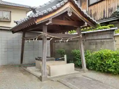 久々知須佐男神社の手水舎