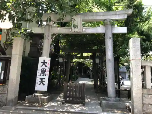 千住本氷川神社の鳥居