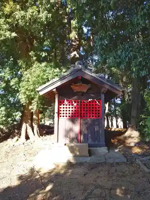 丸山稲荷神社の{uncategorized: "未分類", other: "その他", undefined: "問題あり", building: "その他建物", grave: "お墓", sacred_gate: "鳥居", guardian: "狛犬", statue: "像", buddha: "仏像", history: "歴史", nature: "自然", garden: "庭園", animal: "動物", pagoda: "塔", temizu: "手水舎", mountain_gate: "山門・神門", sanctuary: "本殿・本堂", subordinate: "末社・摂社", art: "芸術", scenery: "景色", jizo: "地蔵", ema: "絵馬", goshuin: "御朱印", omikuji: "おみくじ", items: "授与品その他", amulet: "お守り", goshuincho: "御朱印帳", eats: "食事", festival: "お祭り", votive_dance: "神楽", shichigosan: "七五三参", wedding: "結婚式", experience: "体験その他", initially: "初詣", around: "周辺", anti_infection: "感染症対策"}