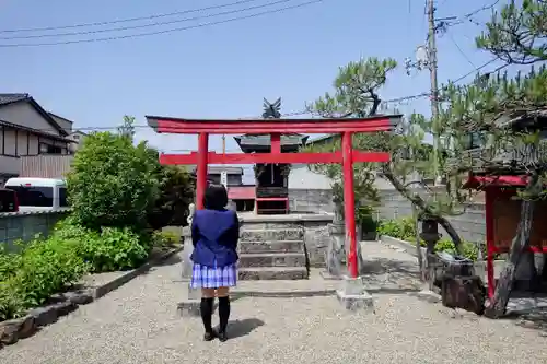 新高倉稲荷神社の鳥居