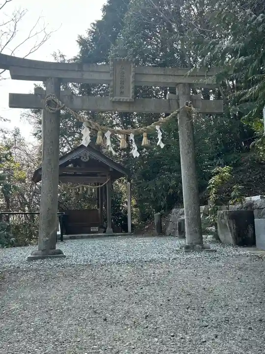 サムハラ神社 奥の宮の{uncategorized: "未分類", other: "その他", undefined: "問題あり", building: "その他建物", grave: "お墓", sacred_gate: "鳥居", guardian: "狛犬", statue: "像", buddha: "仏像", history: "歴史", nature: "自然", garden: "庭園", animal: "動物", pagoda: "塔", temizu: "手水舎", mountain_gate: "山門・神門", sanctuary: "本殿・本堂", subordinate: "末社・摂社", art: "芸術", scenery: "景色", jizo: "地蔵", ema: "絵馬", goshuin: "御朱印", omikuji: "おみくじ", items: "授与品その他", amulet: "お守り", goshuincho: "御朱印帳", eats: "食事", festival: "お祭り", votive_dance: "神楽", shichigosan: "七五三参", wedding: "結婚式", experience: "体験その他", initially: "初詣", around: "周辺", anti_infection: "感染症対策"}