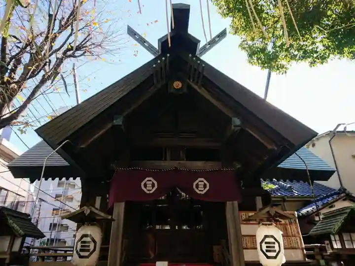 三島神社の本殿・本堂