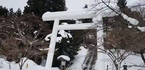 土津神社｜こどもと出世の神さまの鳥居