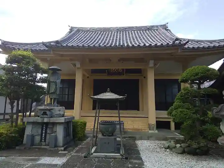 持明院の本殿・本堂