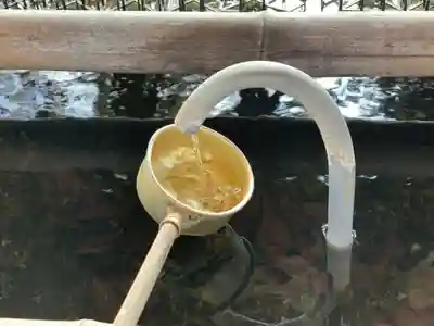 大井俣窪八幡神社の手水舎