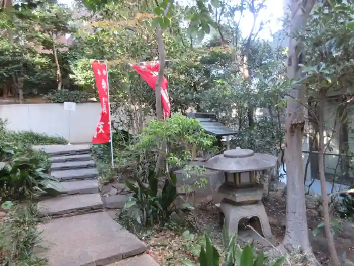 祠(極楽水)の建物その他