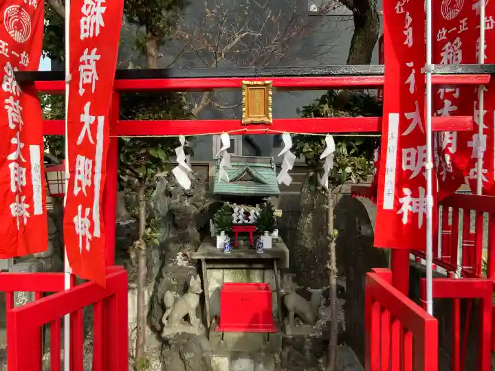 出世稲荷神社の{uncategorized: "未分類", other: "その他", undefined: "問題あり", building: "その他建物", grave: "お墓", sacred_gate: "鳥居", guardian: "狛犬", statue: "像", buddha: "仏像", history: "歴史", nature: "自然", garden: "庭園", animal: "動物", pagoda: "塔", temizu: "手水舎", mountain_gate: "山門・神門", sanctuary: "本殿・本堂", subordinate: "末社・摂社", art: "芸術", scenery: "景色", jizo: "地蔵", ema: "絵馬", goshuin: "御朱印", omikuji: "おみくじ", items: "授与品その他", amulet: "お守り", goshuincho: "御朱印帳", eats: "食事", festival: "お祭り", votive_dance: "神楽", shichigosan: "七五三参", wedding: "結婚式", experience: "体験その他", initially: "初詣", around: "周辺", anti_infection: "感染症対策"}