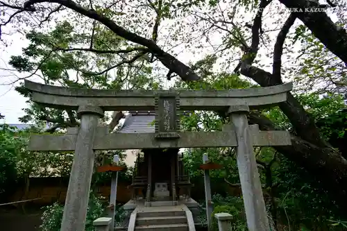 宝戒寺の鳥居