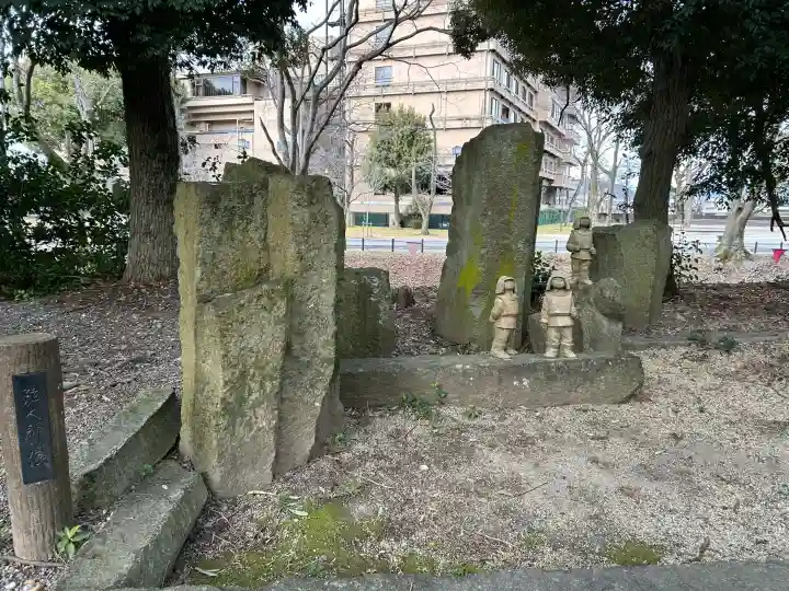 岐阜護國神社の{uncategorized: "未分類", other: "その他", undefined: "問題あり", building: "その他建物", grave: "お墓", sacred_gate: "鳥居", guardian: "狛犬", statue: "像", buddha: "仏像", history: "歴史", nature: "自然", garden: "庭園", animal: "動物", pagoda: "塔", temizu: "手水舎", mountain_gate: "山門・神門", sanctuary: "本殿・本堂", subordinate: "末社・摂社", art: "芸術", scenery: "景色", jizo: "地蔵", ema: "絵馬", goshuin: "御朱印", omikuji: "おみくじ", items: "授与品その他", amulet: "お守り", goshuincho: "御朱印帳", eats: "食事", festival: "お祭り", votive_dance: "神楽", shichigosan: "七五三参", wedding: "結婚式", experience: "体験その他", initially: "初詣", around: "周辺", anti_infection: "感染症対策"}