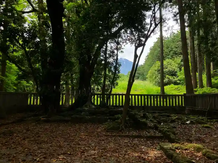 山宮浅間神社の{uncategorized: "未分類", other: "その他", undefined: "問題あり", building: "その他建物", grave: "お墓", sacred_gate: "鳥居", guardian: "狛犬", statue: "像", buddha: "仏像", history: "歴史", nature: "自然", garden: "庭園", animal: "動物", pagoda: "塔", temizu: "手水舎", mountain_gate: "山門・神門", sanctuary: "本殿・本堂", subordinate: "末社・摂社", art: "芸術", scenery: "景色", jizo: "地蔵", ema: "絵馬", goshuin: "御朱印", omikuji: "おみくじ", items: "授与品その他", amulet: "お守り", goshuincho: "御朱印帳", eats: "食事", festival: "お祭り", votive_dance: "神楽", shichigosan: "七五三参", wedding: "結婚式", experience: "体験その他", initially: "初詣", around: "周辺", anti_infection: "感染症対策"}