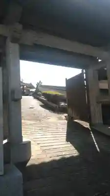 真光寺の山門・神門