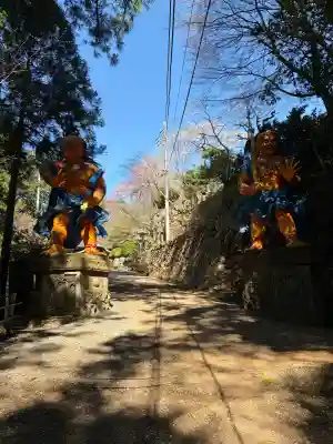 天龍寺の{uncategorized: "未分類", other: "その他", undefined: "問題あり", building: "その他建物", grave: "お墓", sacred_gate: "鳥居", guardian: "狛犬", statue: "像", buddha: "仏像", history: "歴史", nature: "自然", garden: "庭園", animal: "動物", pagoda: "塔", temizu: "手水舎", mountain_gate: "山門・神門", sanctuary: "本殿・本堂", subordinate: "末社・摂社", art: "芸術", scenery: "景色", jizo: "地蔵", ema: "絵馬", goshuin: "御朱印", omikuji: "おみくじ", items: "授与品その他", amulet: "お守り", goshuincho: "御朱印帳", eats: "食事", festival: "お祭り", votive_dance: "神楽", shichigosan: "七五三参", wedding: "結婚式", experience: "体験その他", initially: "初詣", around: "周辺", anti_infection: "感染症対策"}