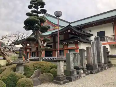 大坊本行寺の{uncategorized: "未分類", other: "その他", undefined: "問題あり", building: "その他建物", grave: "お墓", sacred_gate: "鳥居", guardian: "狛犬", statue: "像", buddha: "仏像", history: "歴史", nature: "自然", garden: "庭園", animal: "動物", pagoda: "塔", temizu: "手水舎", mountain_gate: "山門・神門", sanctuary: "本殿・本堂", subordinate: "末社・摂社", art: "芸術", scenery: "景色", jizo: "地蔵", ema: "絵馬", goshuin: "御朱印", omikuji: "おみくじ", items: "授与品その他", amulet: "お守り", goshuincho: "御朱印帳", eats: "食事", festival: "お祭り", votive_dance: "神楽", shichigosan: "七五三参", wedding: "結婚式", experience: "体験その他", initially: "初詣", around: "周辺", anti_infection: "感染症対策"}