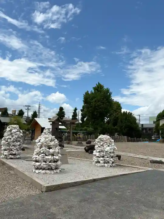 姫嶋神社の{uncategorized: "未分類", other: "その他", undefined: "問題あり", building: "その他建物", grave: "お墓", sacred_gate: "鳥居", guardian: "狛犬", statue: "像", buddha: "仏像", history: "歴史", nature: "自然", garden: "庭園", animal: "動物", pagoda: "塔", temizu: "手水舎", mountain_gate: "山門・神門", sanctuary: "本殿・本堂", subordinate: "末社・摂社", art: "芸術", scenery: "景色", jizo: "地蔵", ema: "絵馬", goshuin: "御朱印", omikuji: "おみくじ", items: "授与品その他", amulet: "お守り", goshuincho: "御朱印帳", eats: "食事", festival: "お祭り", votive_dance: "神楽", shichigosan: "七五三参", wedding: "結婚式", experience: "体験その他", initially: "初詣", around: "周辺", anti_infection: "感染症対策"}