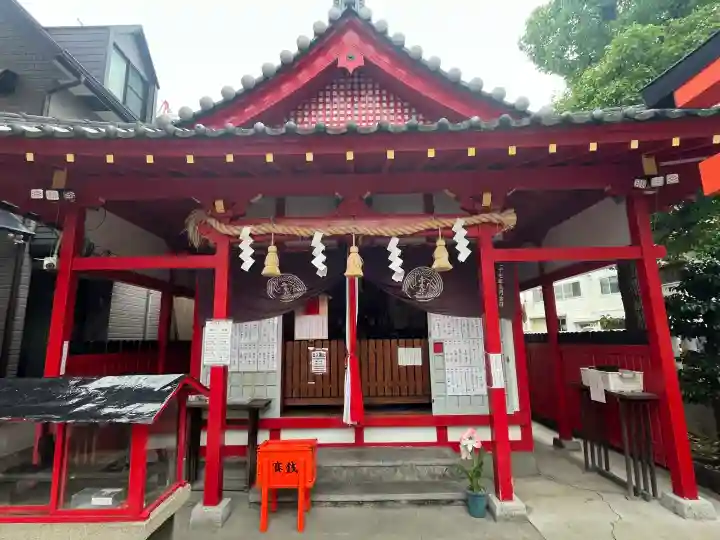 赤手拭稲荷神社の{uncategorized: "未分類", other: "その他", undefined: "問題あり", building: "その他建物", grave: "お墓", sacred_gate: "鳥居", guardian: "狛犬", statue: "像", buddha: "仏像", history: "歴史", nature: "自然", garden: "庭園", animal: "動物", pagoda: "塔", temizu: "手水舎", mountain_gate: "山門・神門", sanctuary: "本殿・本堂", subordinate: "末社・摂社", art: "芸術", scenery: "景色", jizo: "地蔵", ema: "絵馬", goshuin: "御朱印", omikuji: "おみくじ", items: "授与品その他", amulet: "お守り", goshuincho: "御朱印帳", eats: "食事", festival: "お祭り", votive_dance: "神楽", shichigosan: "七五三参", wedding: "結婚式", experience: "体験その他", initially: "初詣", around: "周辺", anti_infection: "感染症対策"}