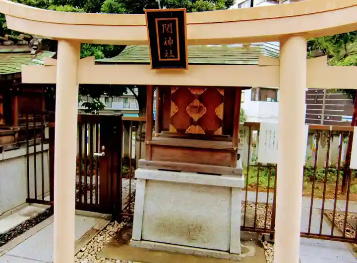 鶴見神社の末社・摂社