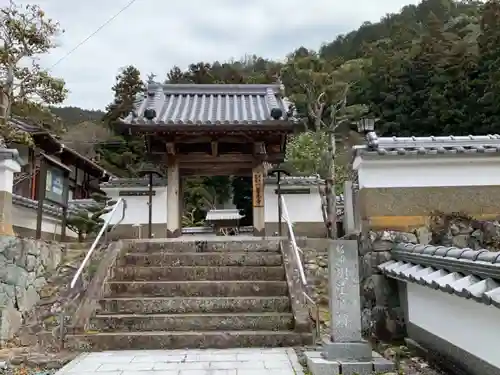 普光寺の山門