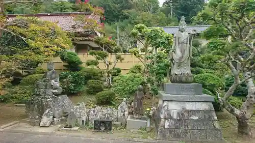 梅渓寺の仏像